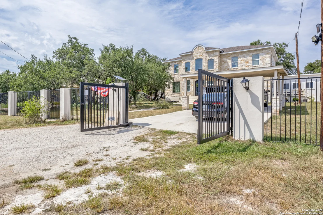 Photo of 1071 Hidden Valley