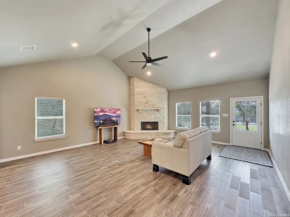Photo of 197 SPRING MOUNTAIN DR