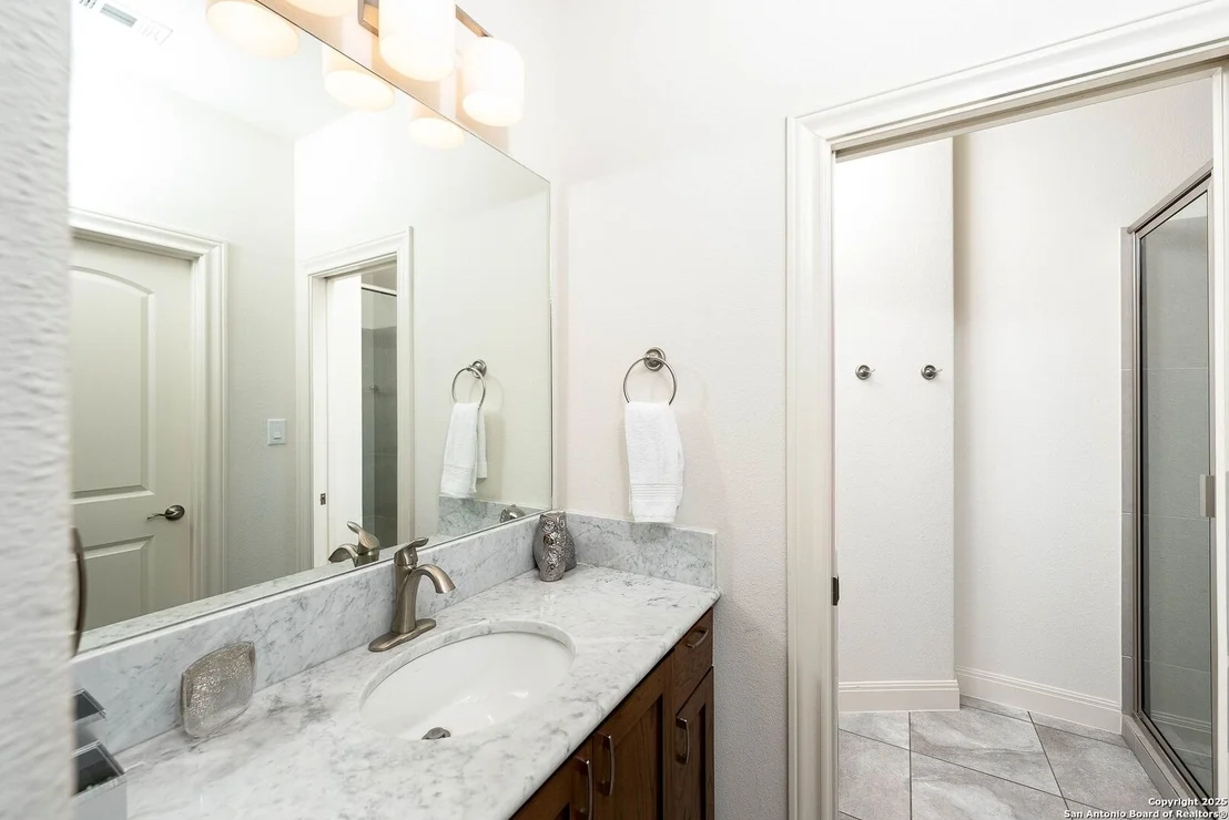Photo of 6331 granada