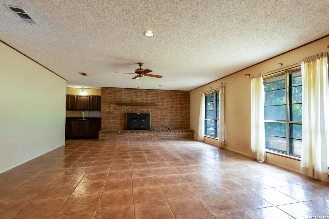 Photo of 4118 Coughran Rd