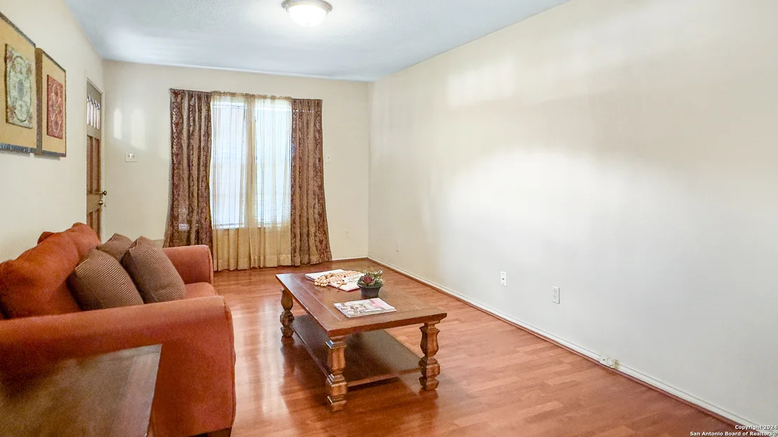 Photo of 331 Aaron Pl