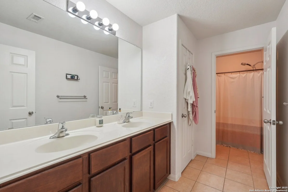 Photo of 6714 LUCKEY TREE