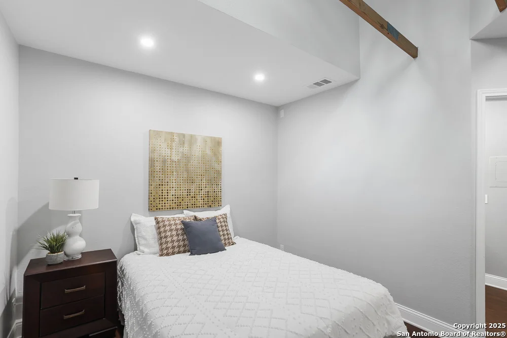 Photo of 2827 Cherry Field