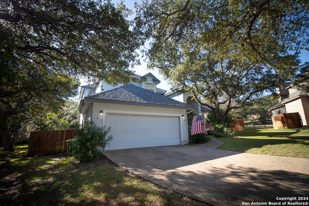 Photo of 8526 FAIRWAY TRACE DR