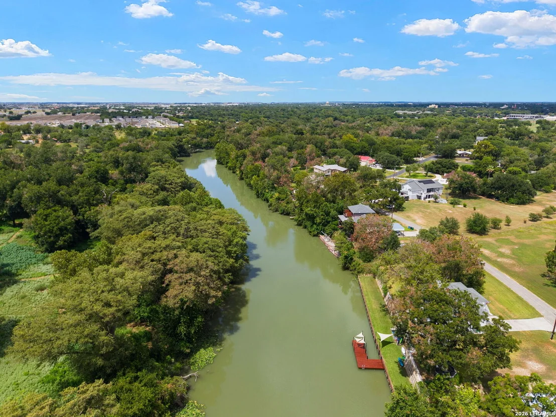 Photo of 34 river oak