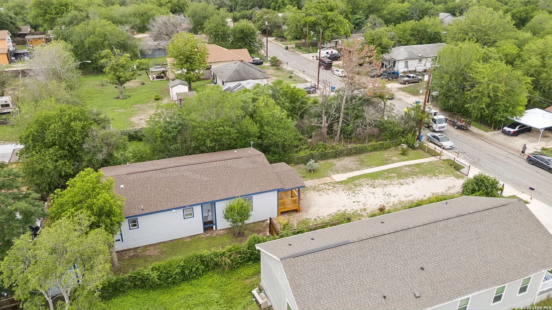 Photo of 426 IKE ST