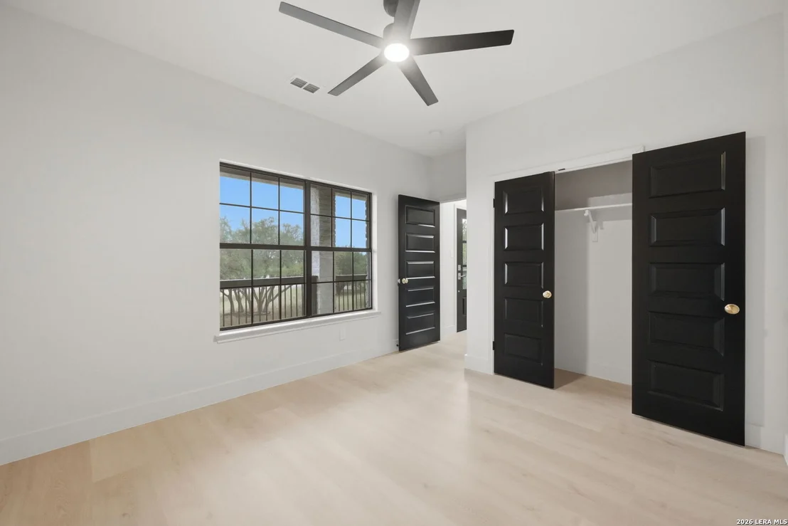 Photo of 150 LAKE VIEW DR