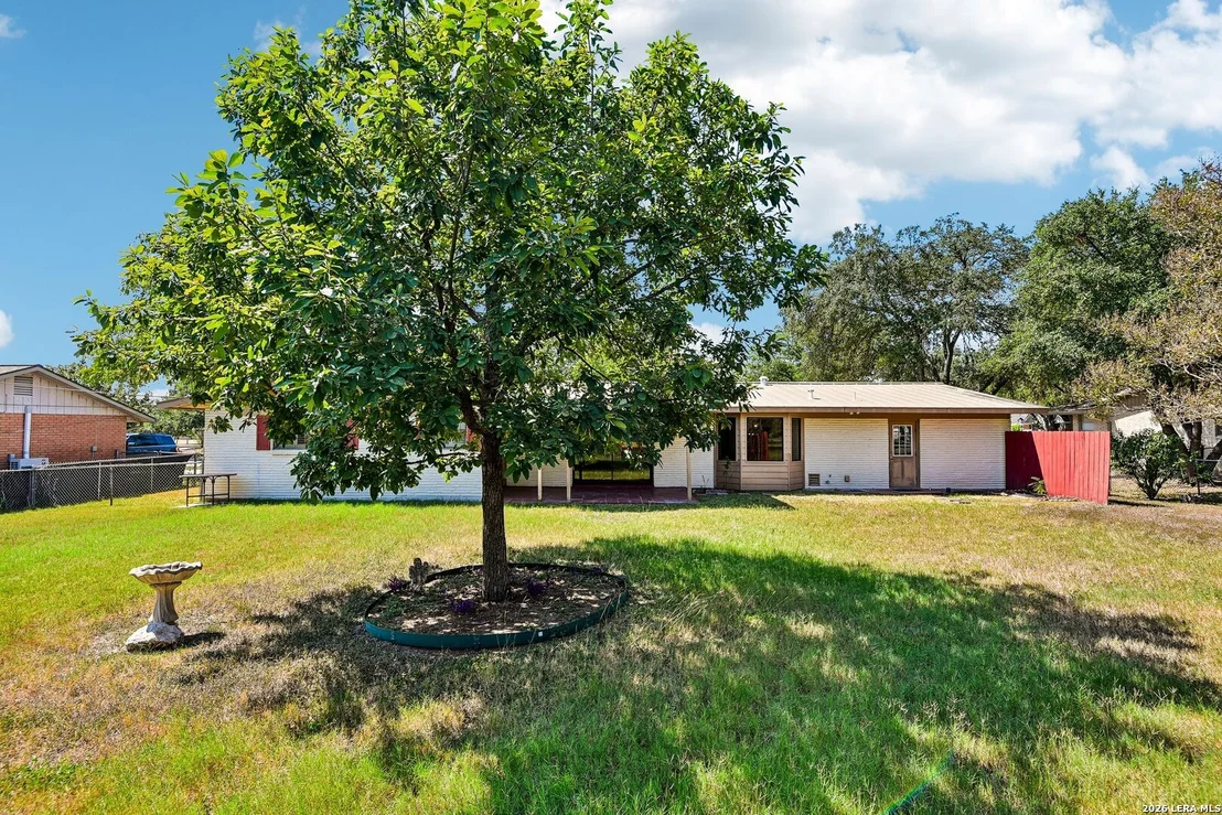 Photo of 8714 MIDCROWN DR