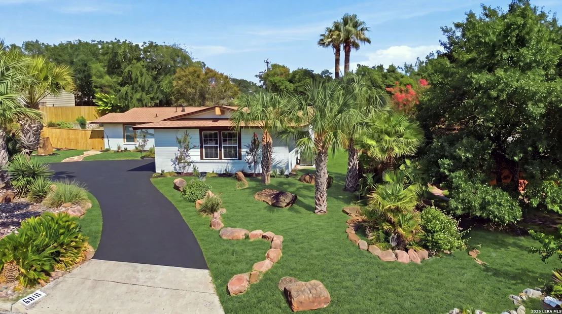 Photo of 6818 MOSS OAK DR