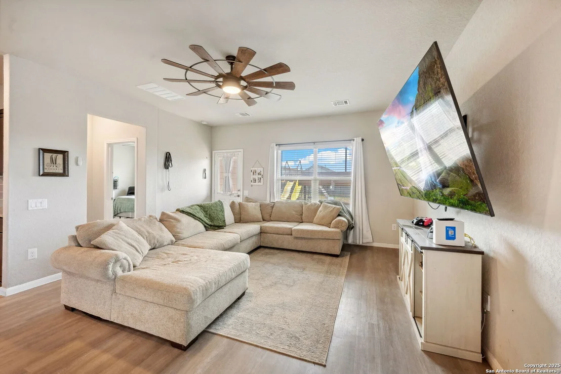 Photo of 11903 PEWEE
