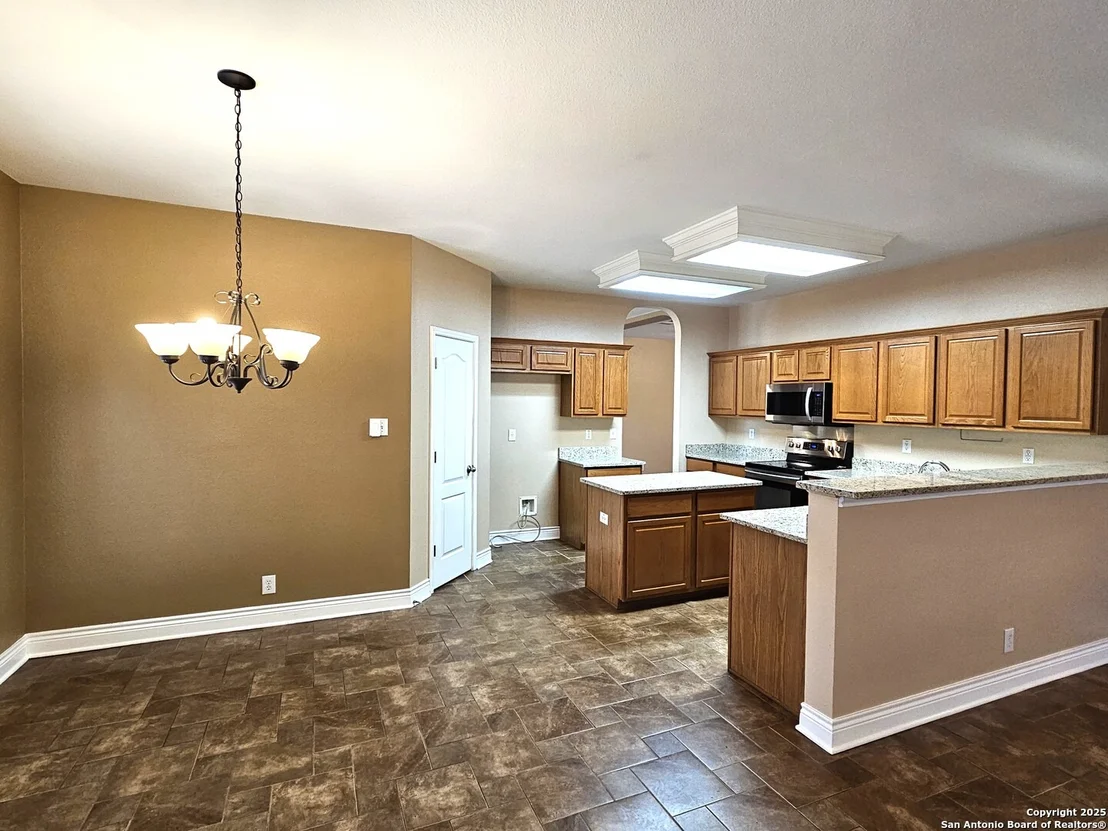 Photo of 213 SPICE OAK LN