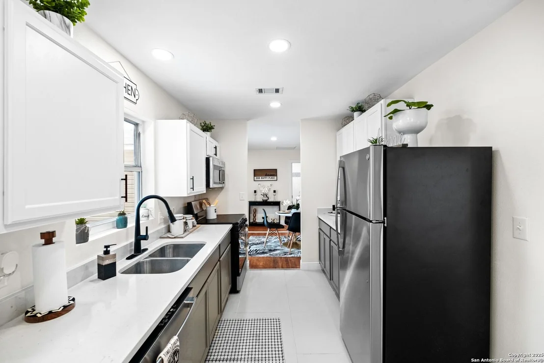 Photo of 823 GREER ST