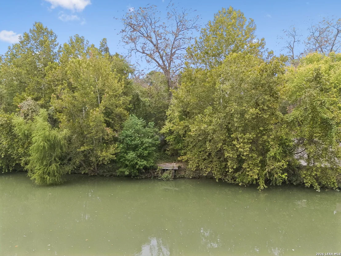 Photo of 8 RIVER OAK DR