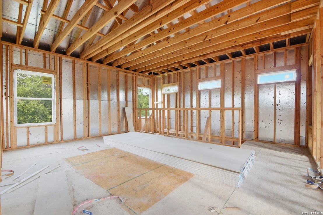 Photo of 939 W Harding Blvd