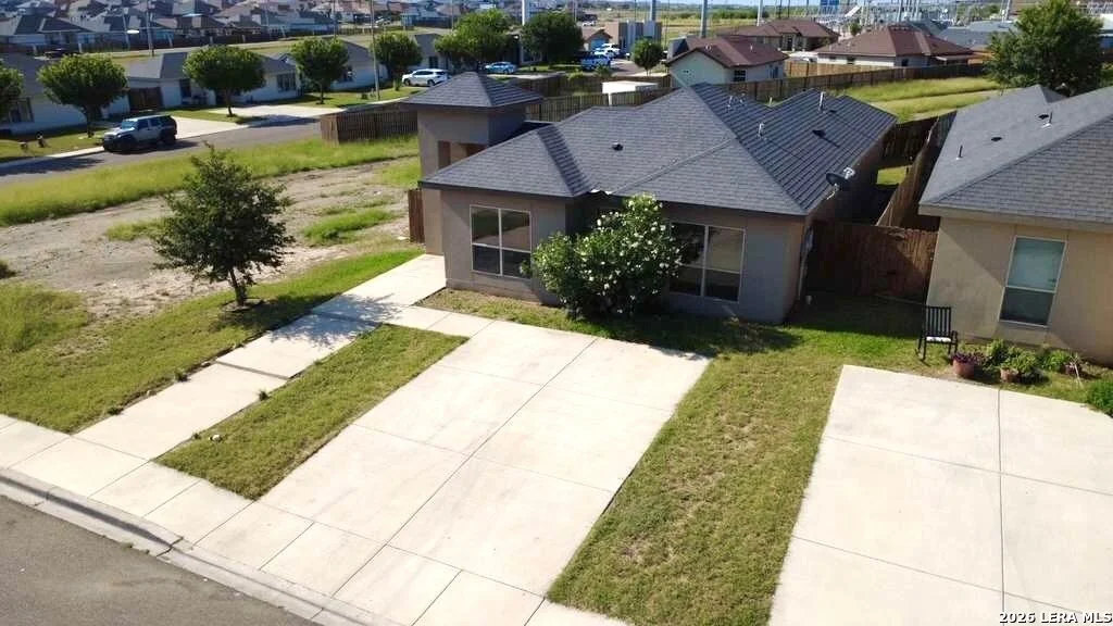 Photo of 2657 OAK MANOR DR