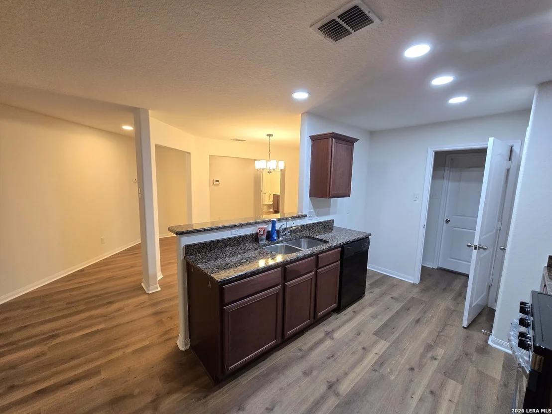 Photo of 12150 LUCKEY VW