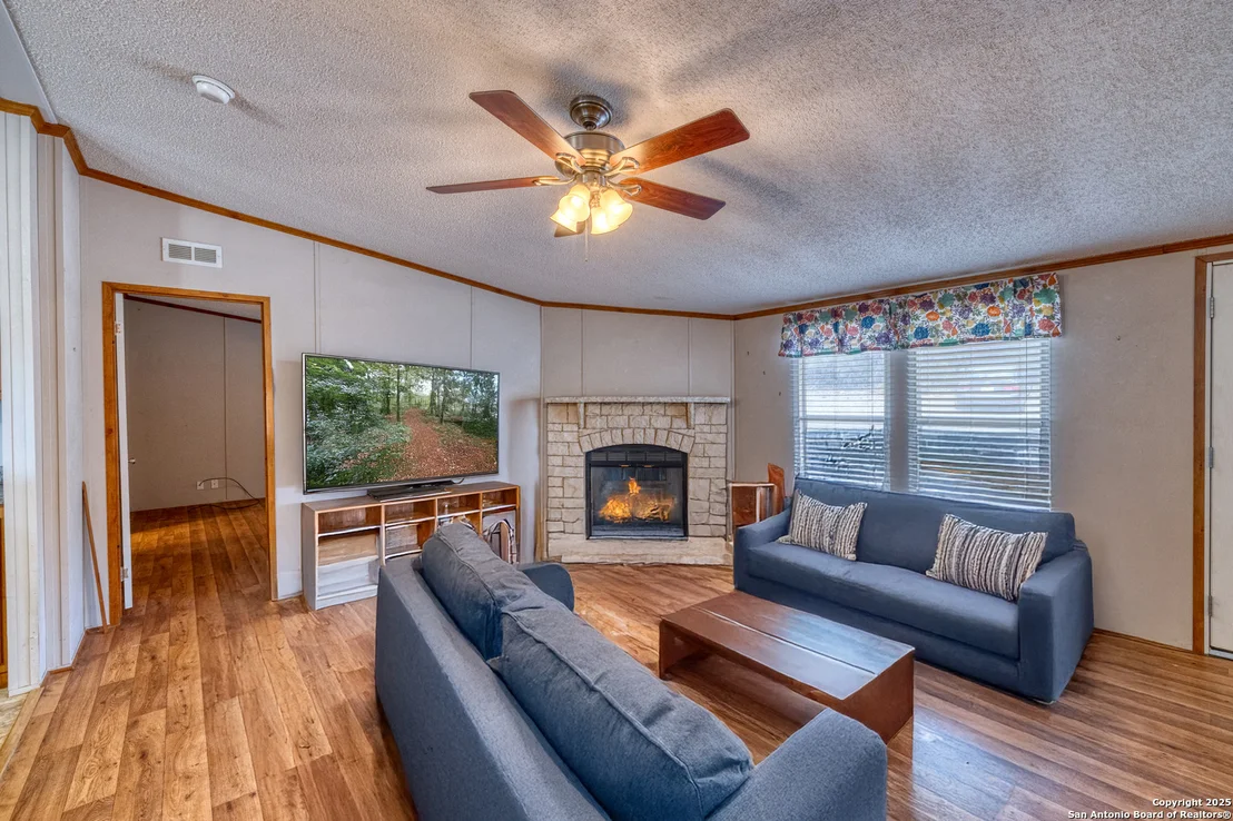 Photo of 632 Ledge Rock