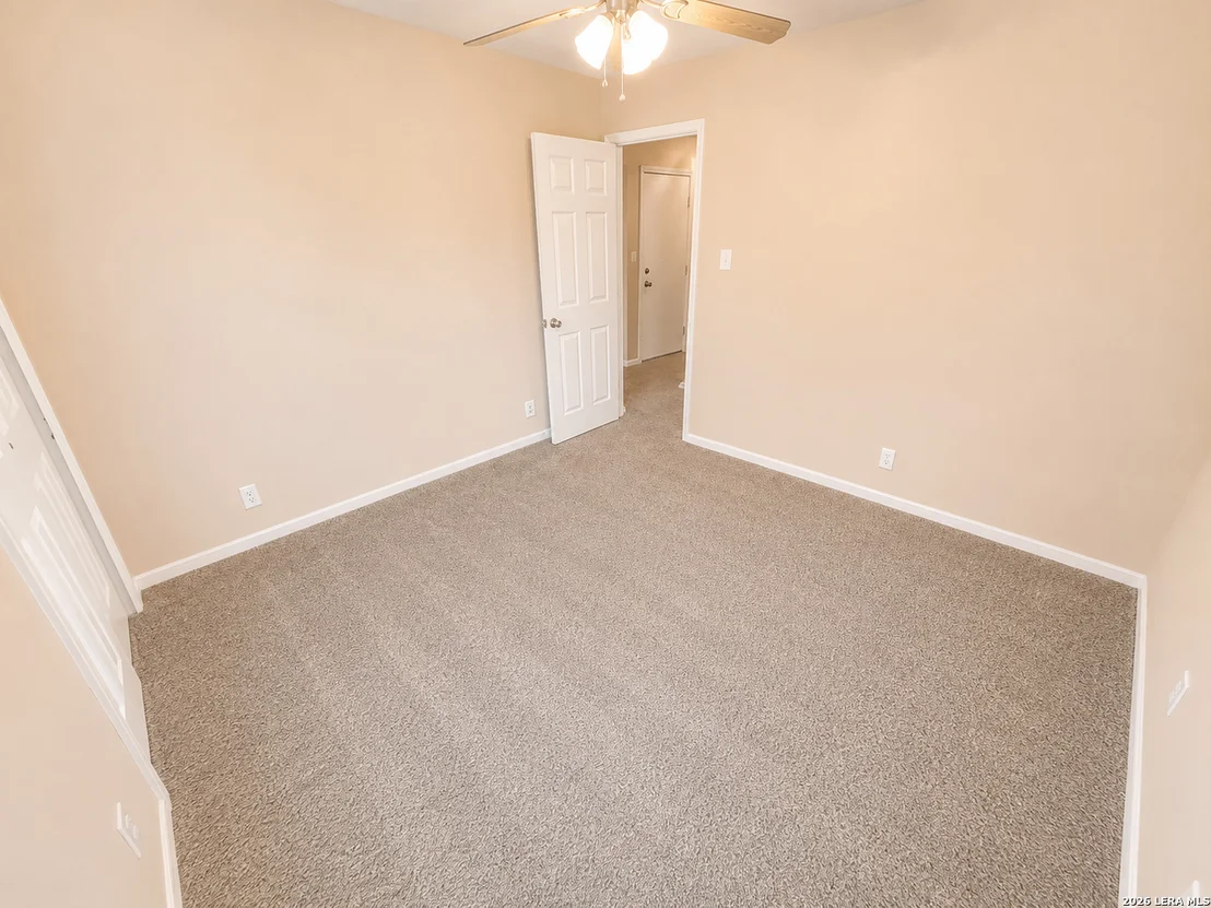Photo of 535 DIANA DR
