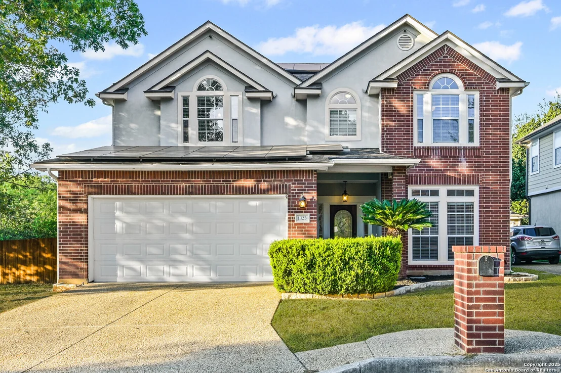 Photo of 1323 Brook Bluff