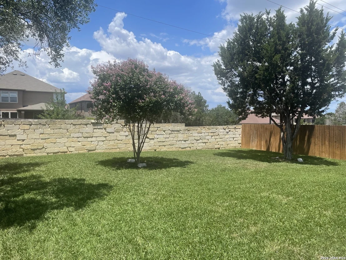 Photo of 20331 Roche Oak