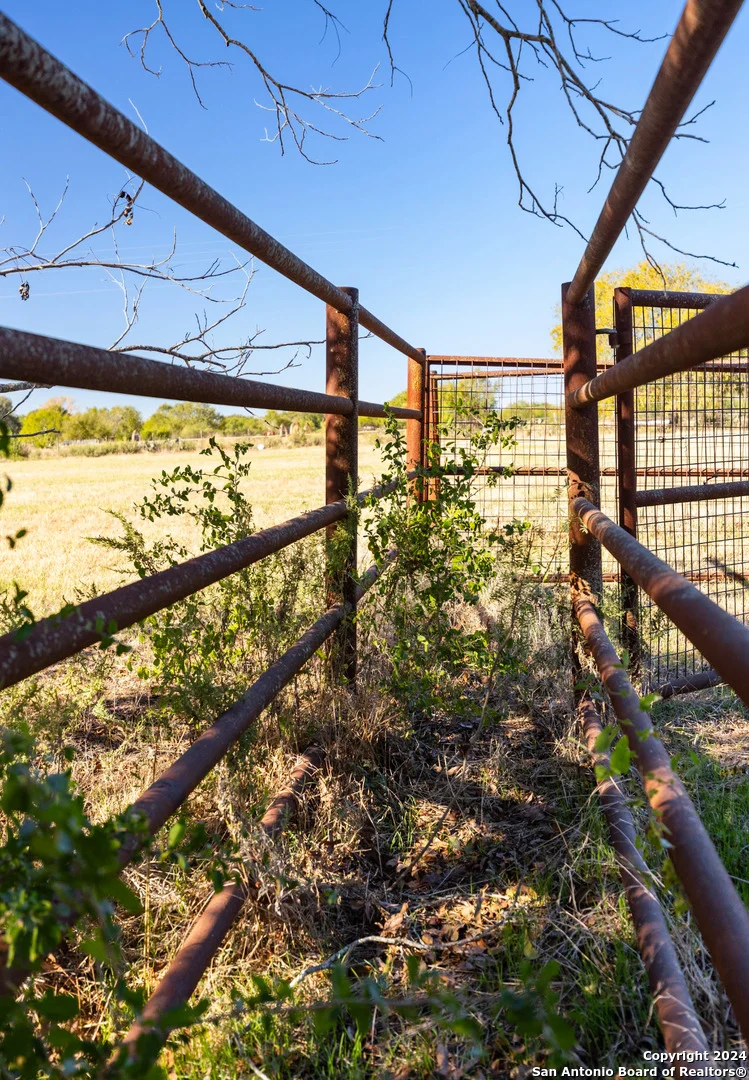 Photo of 458 COUNTY ROAD 664