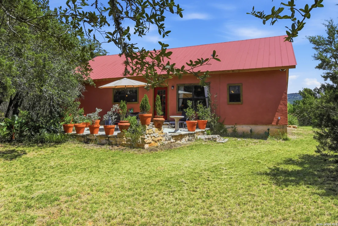 Photo of 423 KAHN RD