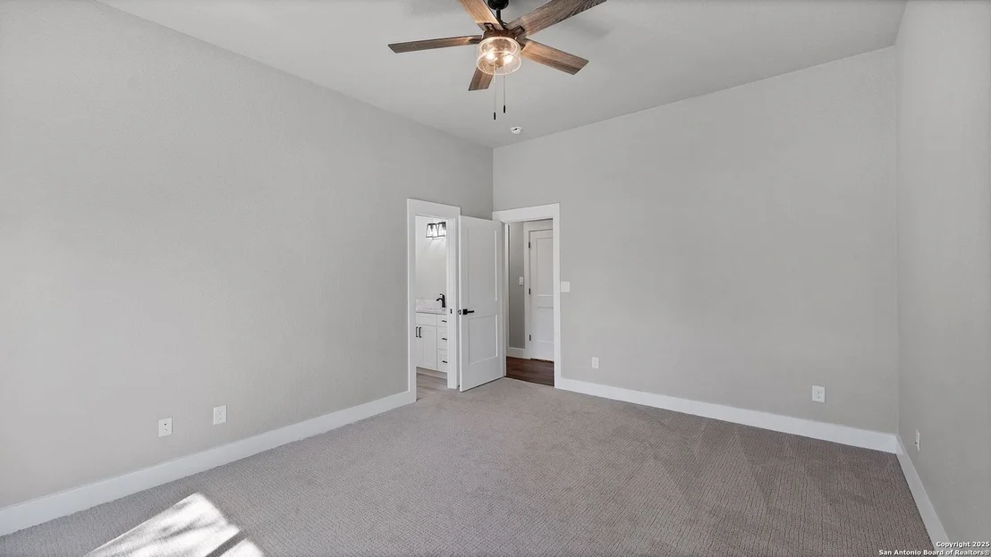 Photo of 725 Winding View