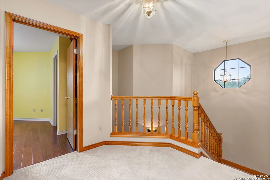 Photo of 144 GARDENRIDGE DR