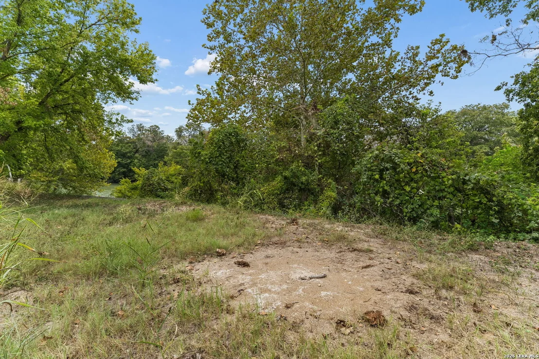 Photo of 8 RIVER OAK DR