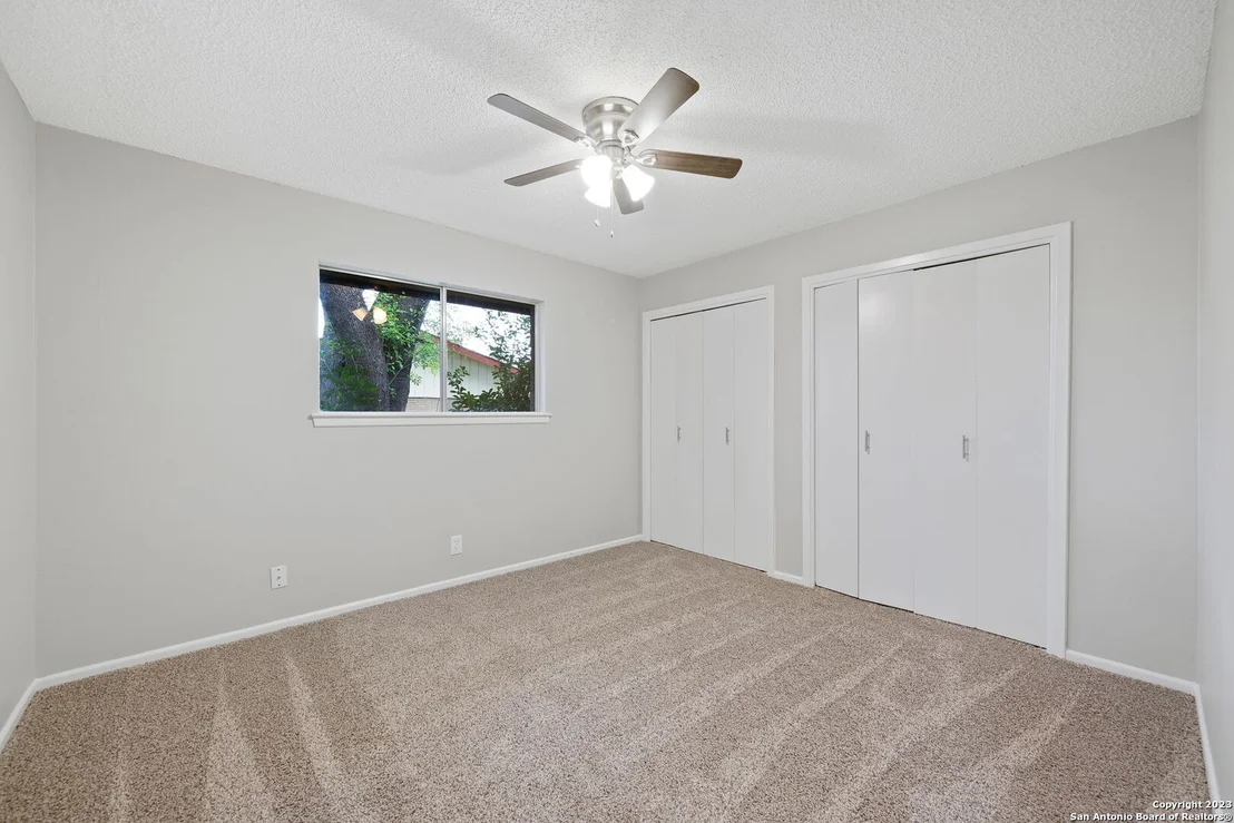 Photo of 518 SUNHAVEN DR