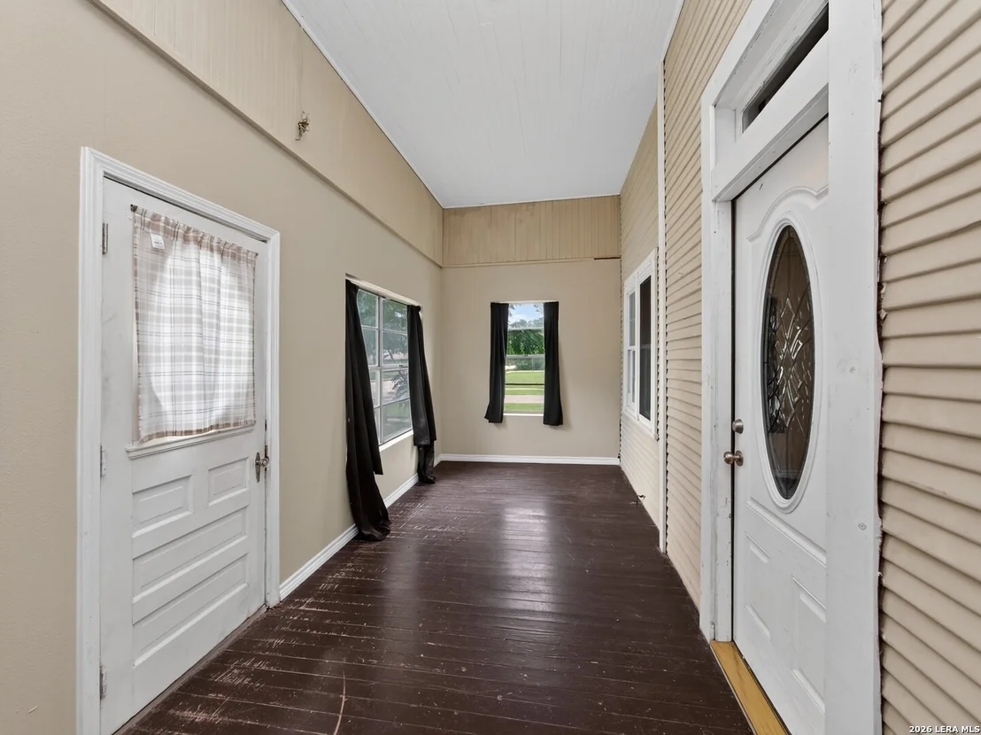 Photo of 301 Jefferson Dr