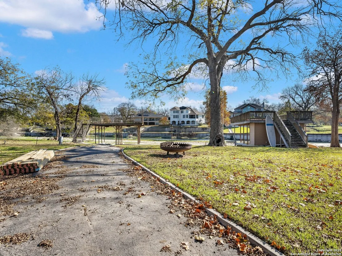 Photo of 705 RIDGEROAD DR