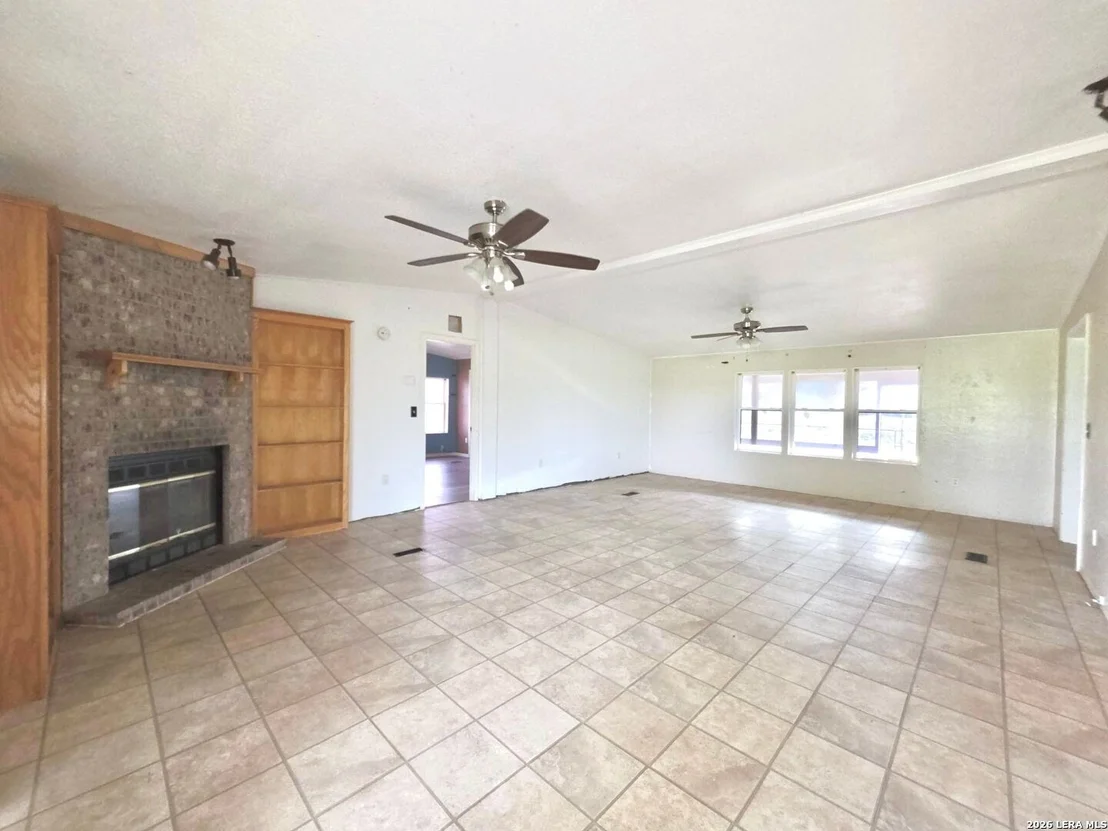 Photo of 635 E Ditto Rd
