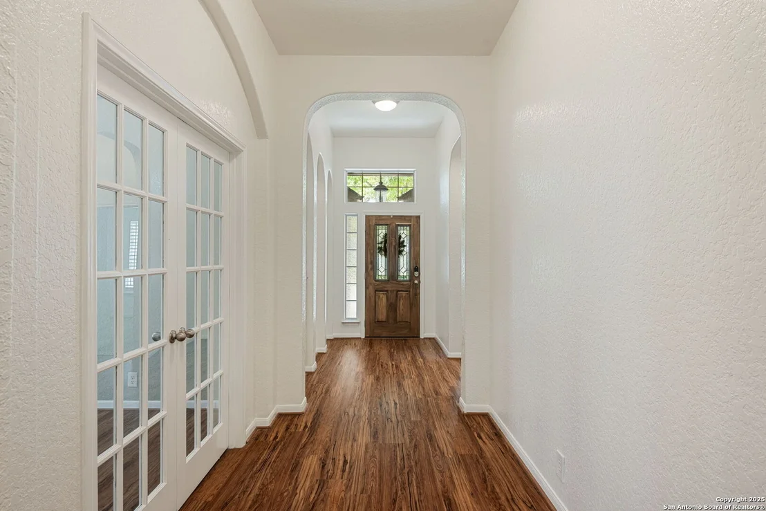 Photo of 1210 Magellan