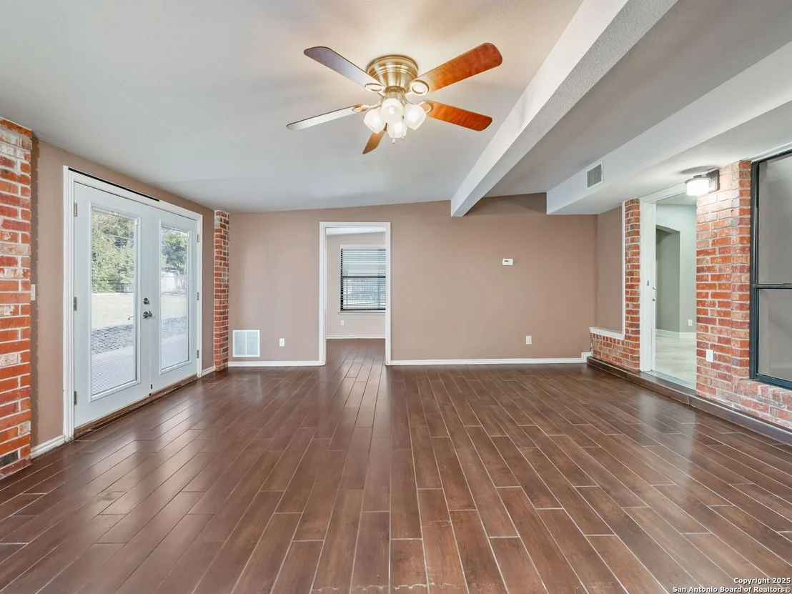 Photo of 332 Towne Vue