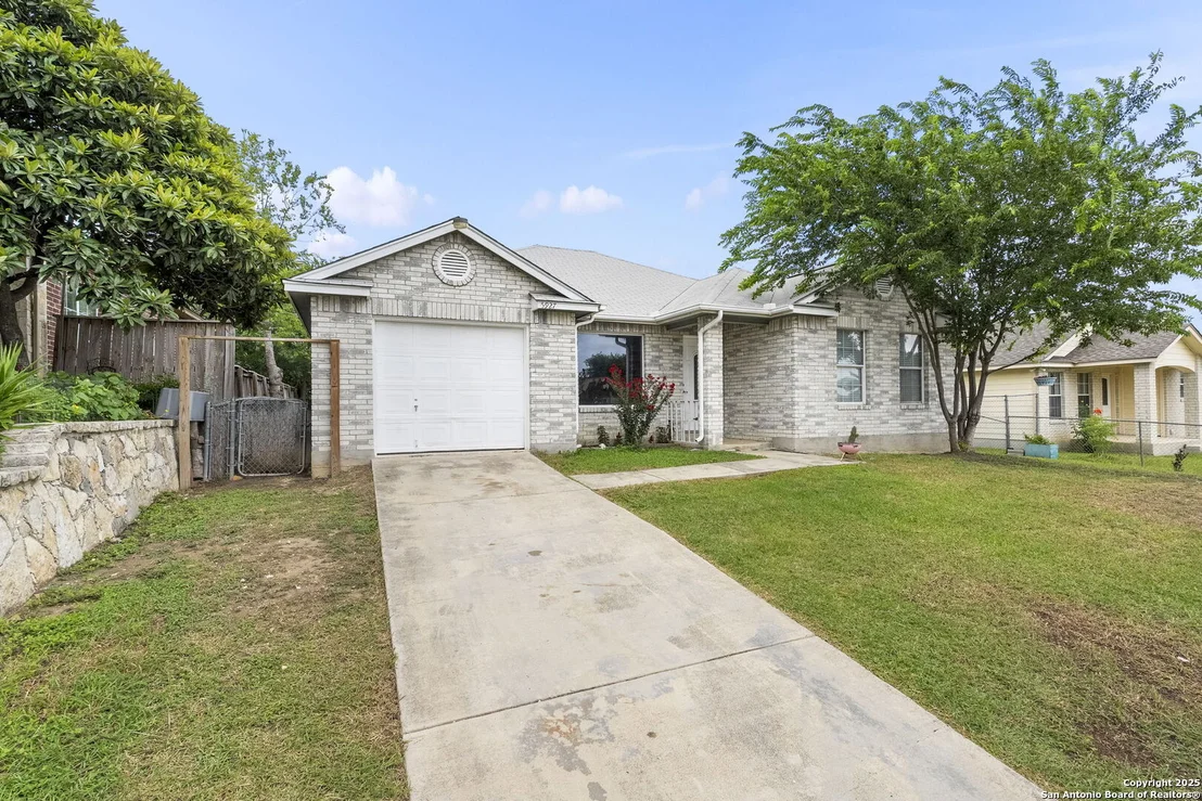 Photo of 5927 Tree View
