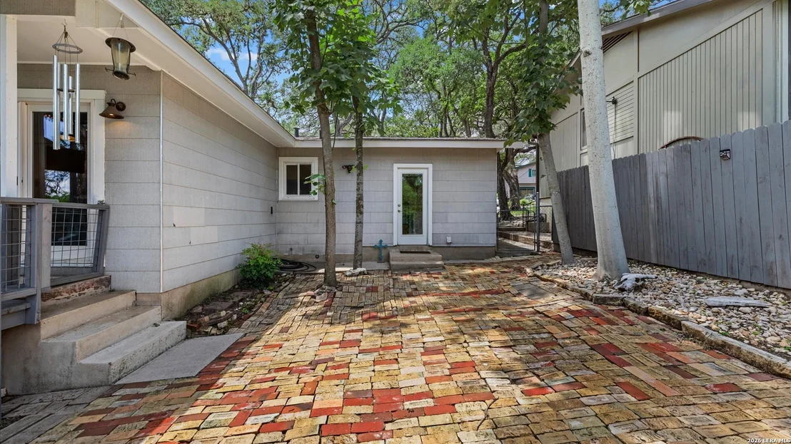 Photo of 546 PARKVIEW BLVD