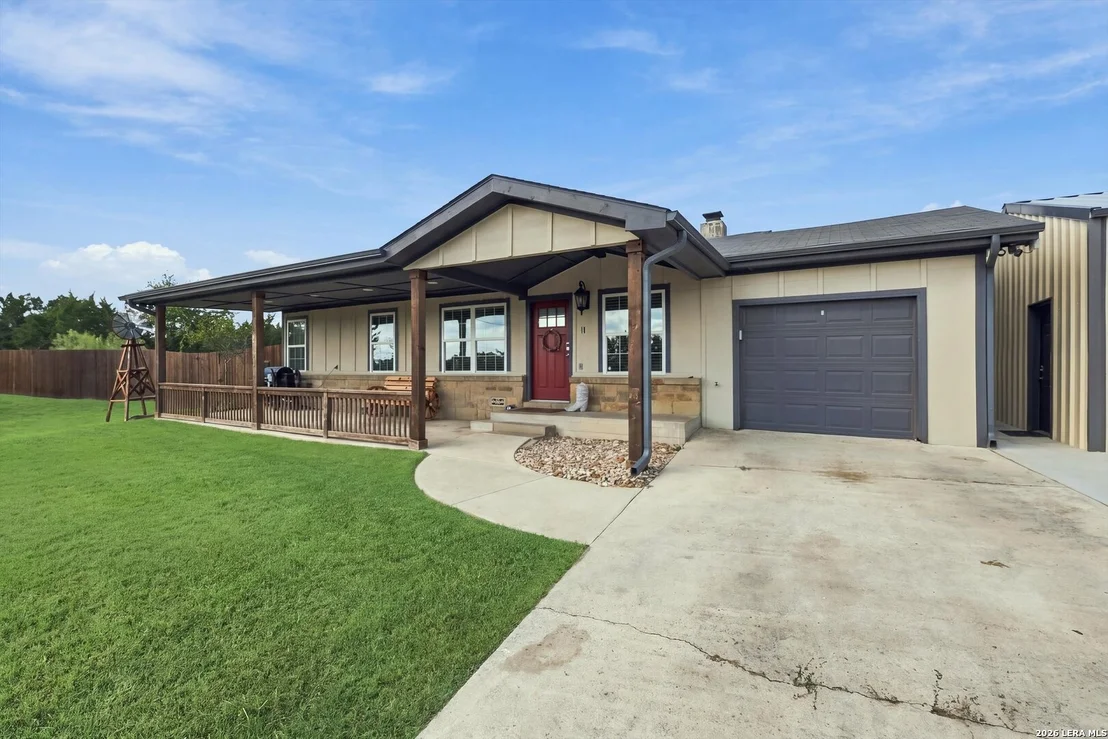 Photo of 526 CHEYENNE TRL