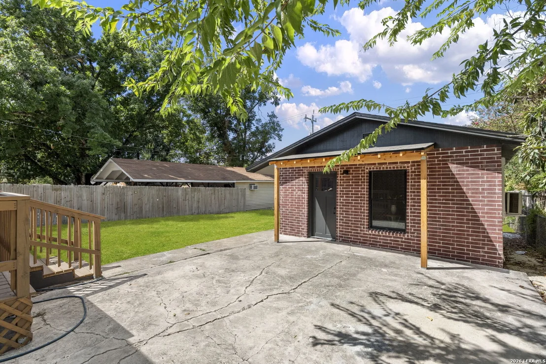 Photo of 219 THORAIN BLVD