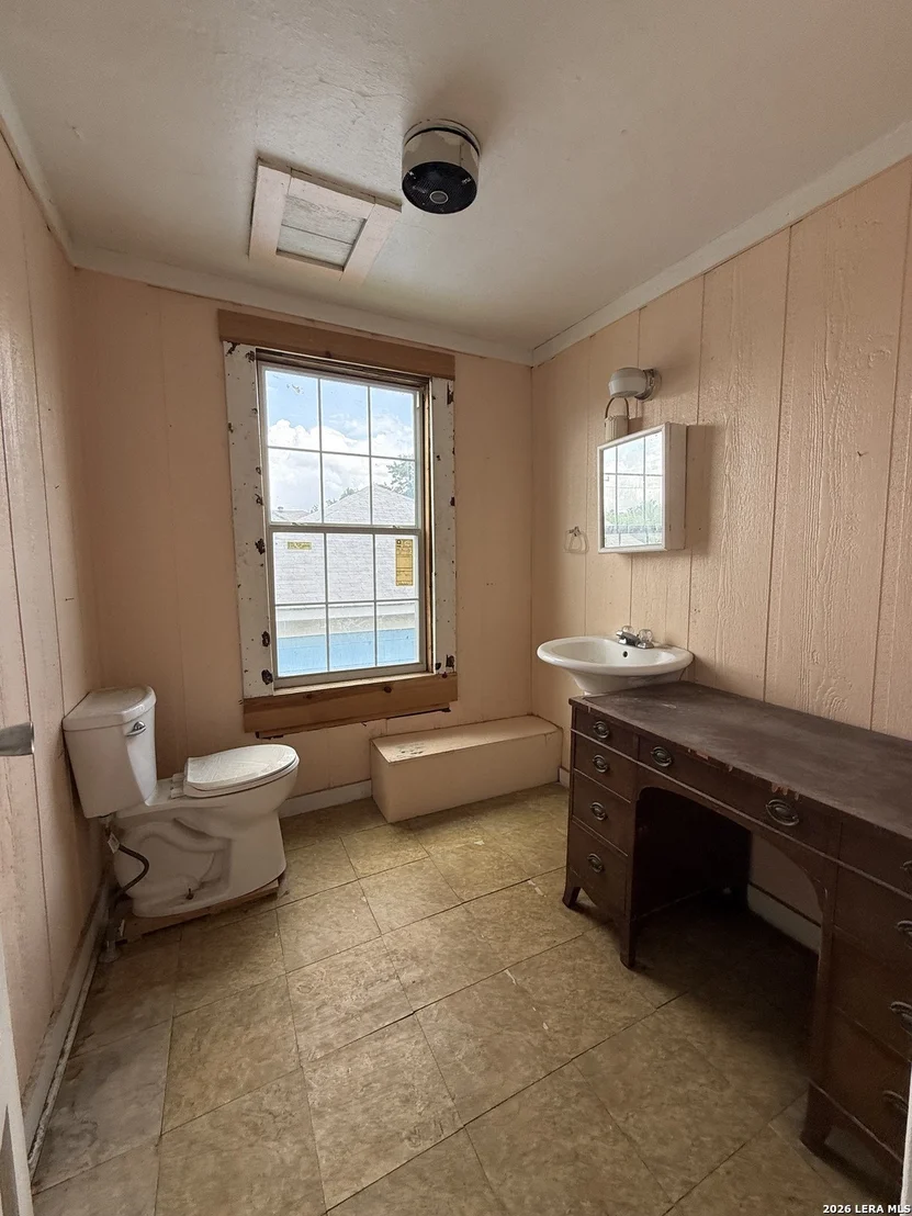Photo of 210 Chicago Blvd