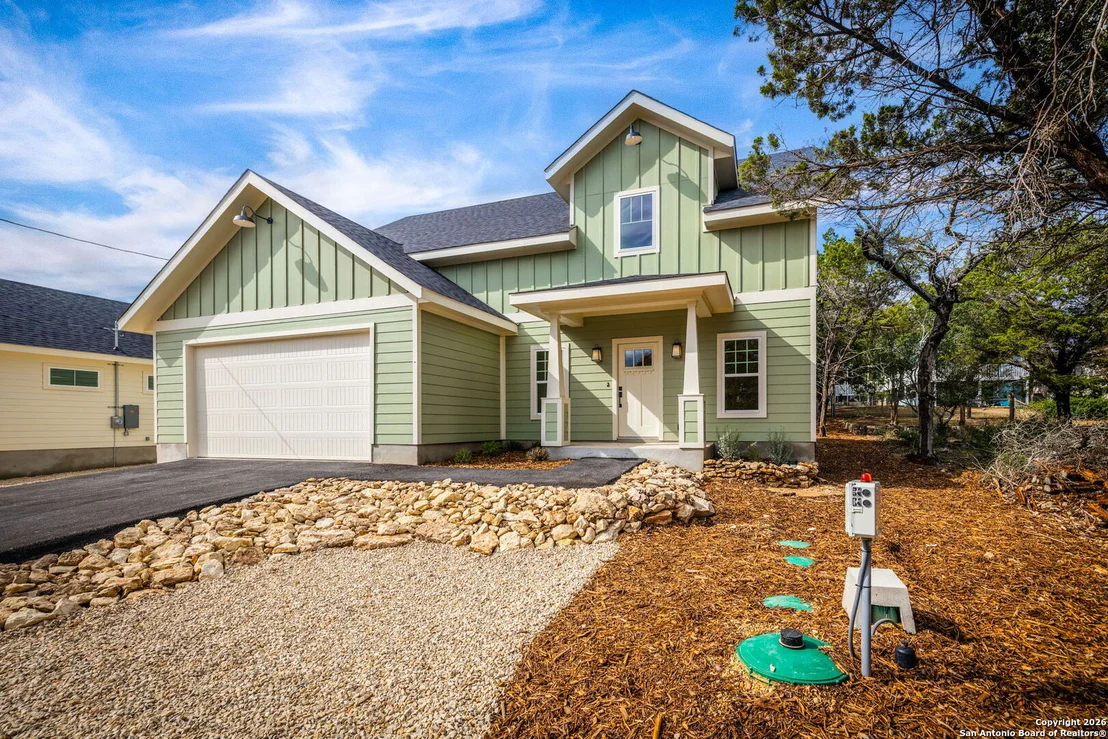 Photo of 1672 Hillcrest Forest