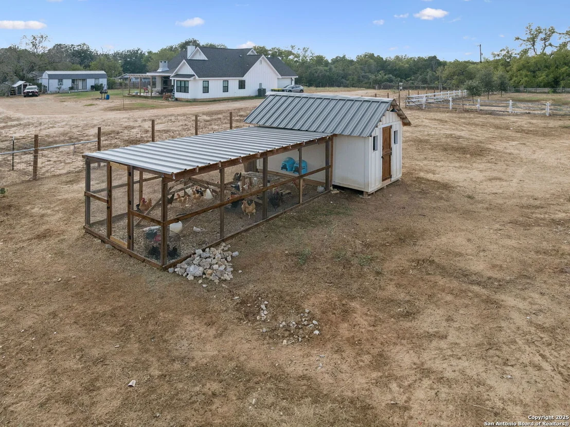 Photo of 7708 Knowlton Rd