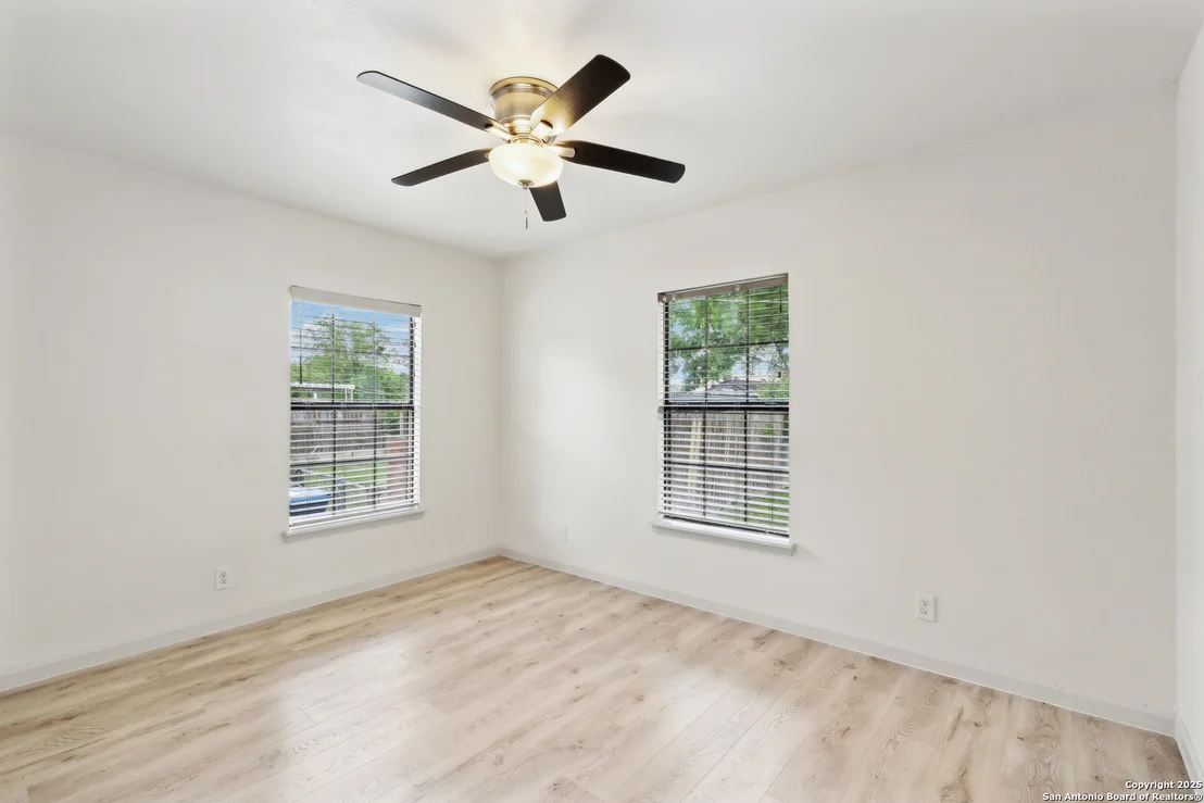 Photo of 630 Lovera