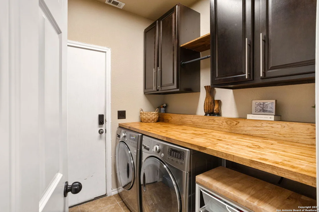Photo of 3539 York Crest