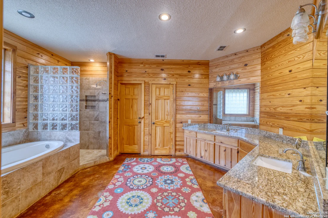 Photo of 241 Mountain Laurel