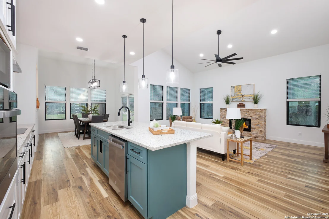 Photo of 1684 winding creek