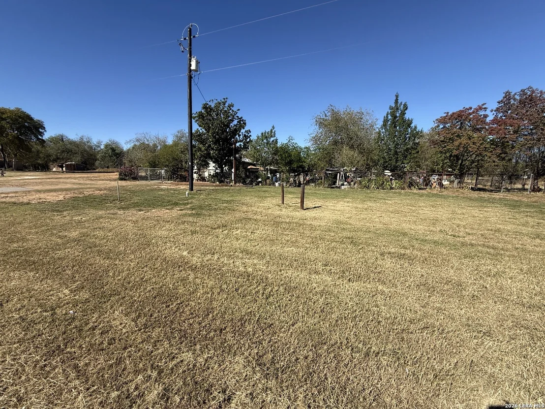 Photo of 415 COUNTY ROAD 1585