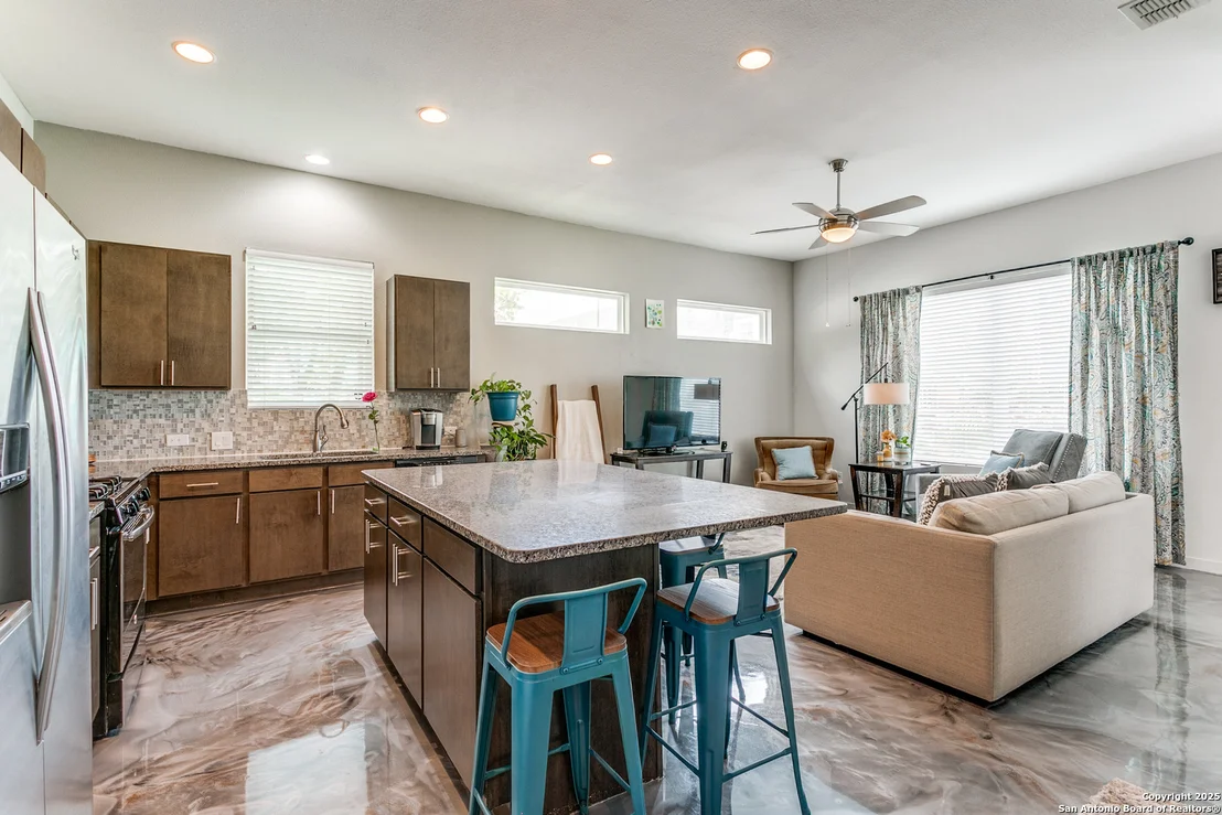 Photo of 232 E Cevallos UNIT 101