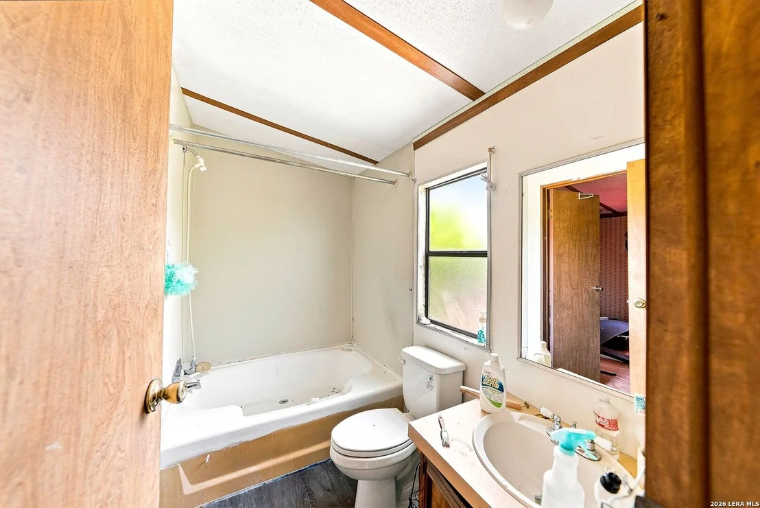 Photo of 990 Hillcrest Trl