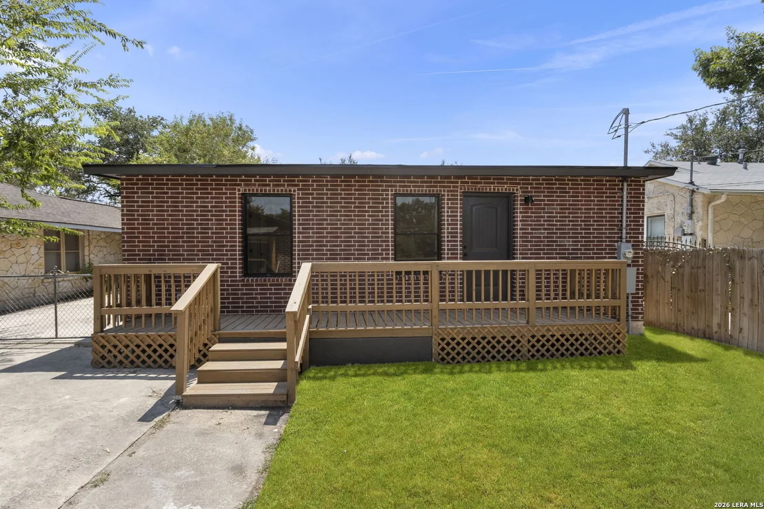 Photo of 219 THORAIN BLVD